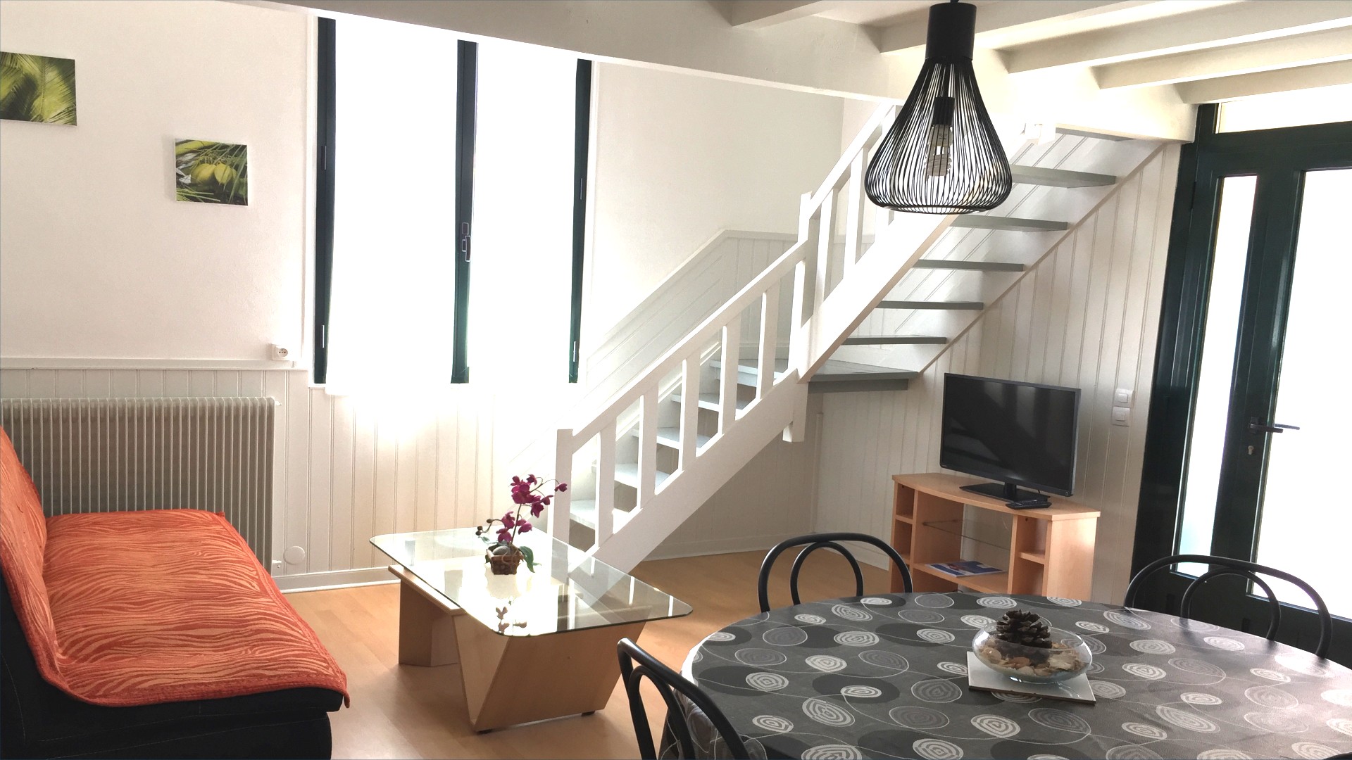 STUDIOS & APPARTEMENTS MEUBLÉS